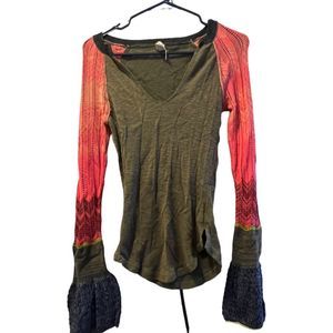 Free People Green V-Neck Waffle Knit Bell Sleeve Top Women's Size Medium